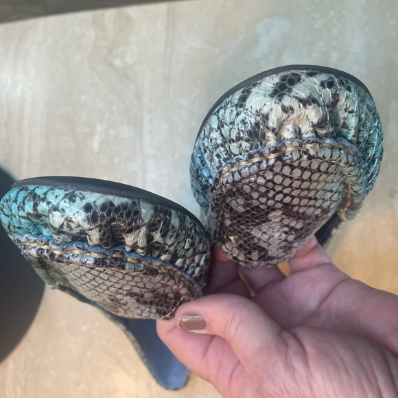 Franco Sarto Blue Flats with Textured Design - Picture 8 of 8